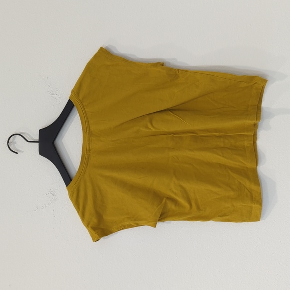 F21 Graphic Tee - Picture 4 of 4